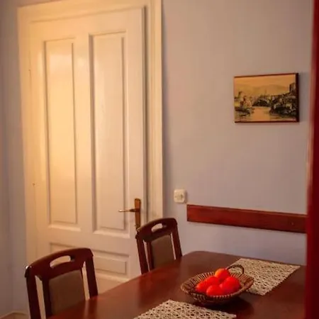 Nas Kutak Semesterbostad