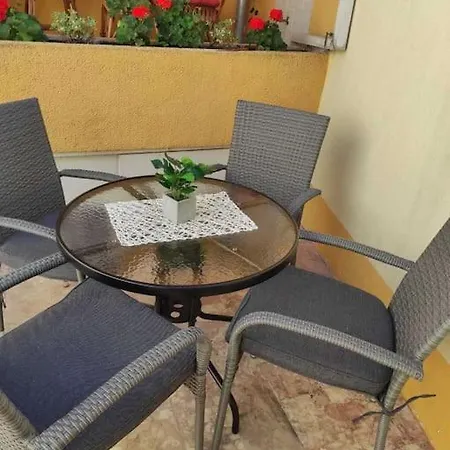 Nas Kutak * Mostar